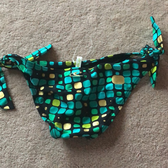 (4 for $20) O’Neill Bikini Bottoms XS - Picture 5 of 5
